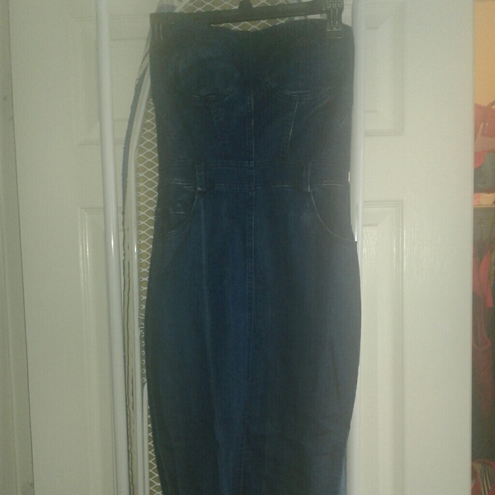 Strapless dress